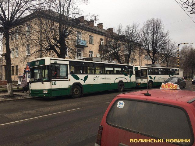 У Луцьку «стали» тролейбуси. ФОТО