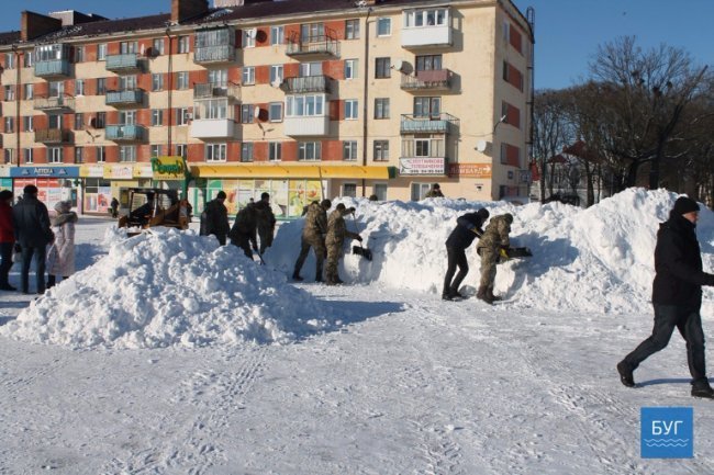 У Володимирі побудували снігове містечко