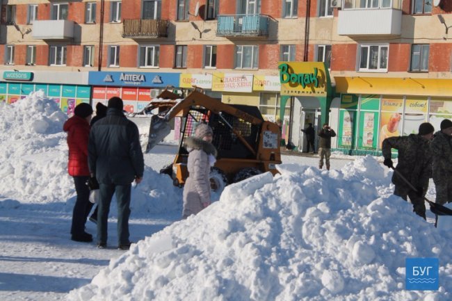 У Володимирі побудували снігове містечко
