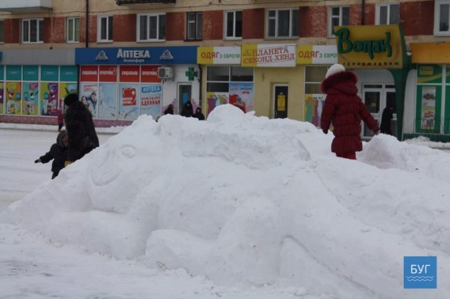 У Володимирі побудували снігове містечко