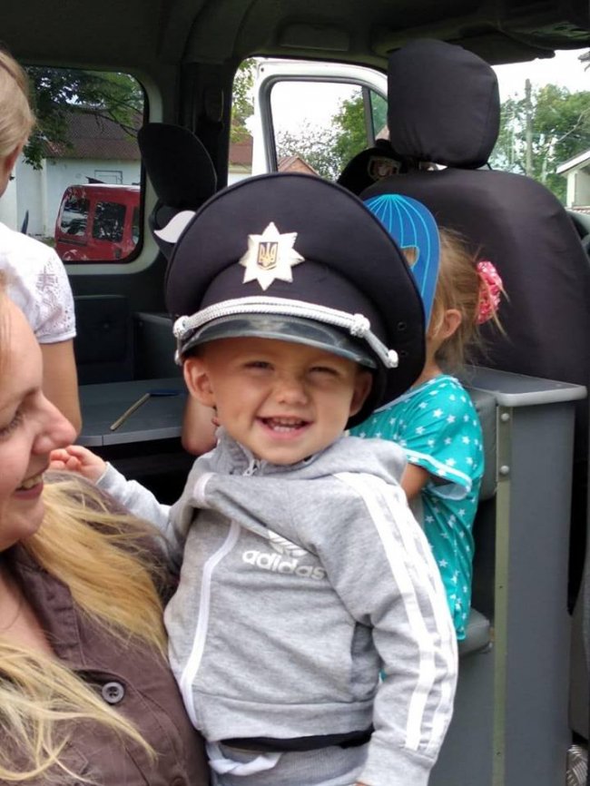 У волинському селі поліцейські влаштували свято для малят