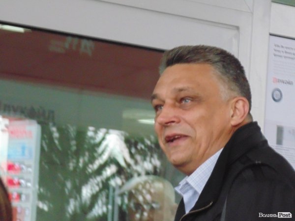 У Луцьку революціонери «блокували» російський «Лукойл». ФОТО. ВІДЕО