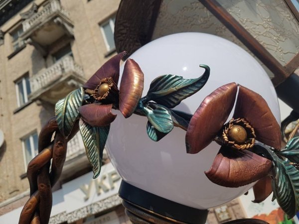 Лавку «Закоханих ліхтарів»  у Луцьку реконструювали. ФОТО