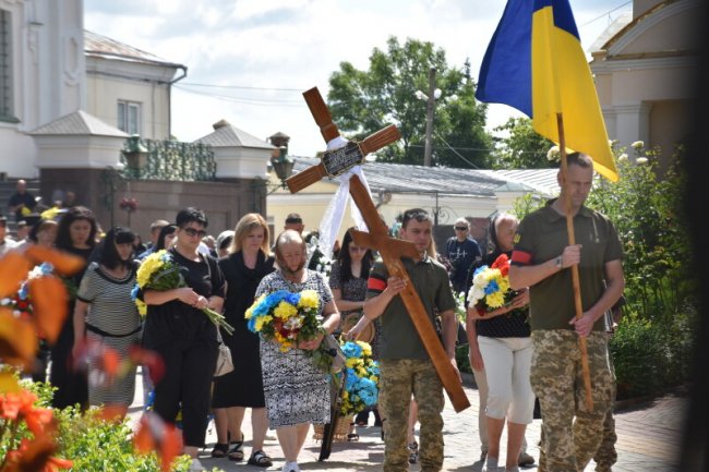 Лучани провели в останню дорогу Героя Олексія Ходирєва