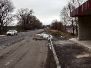 На трасі Володимир-Волинський – Нововолинськ завершують облаштування нових зупинок