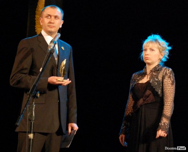 Яручик так надивився на краль-моделей, що не міг не згадати парфумерній студії про феромони