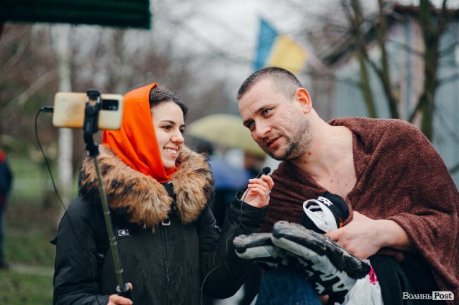 Водохреще у Луцьку: освячення води в річці Стир та занурення лучан. ФОТОРЕПОРТАЖ