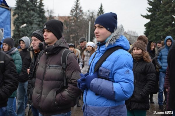 Як пікетували прокуратуру і СБУ учасники Євромайдану в Луцьку. ФОТО. ВІДЕО