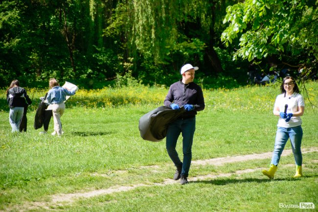 «Це може бути суперлокація»: «Інвестор» влаштував толоку у ботанічному саду на Потебні. ФОТО*