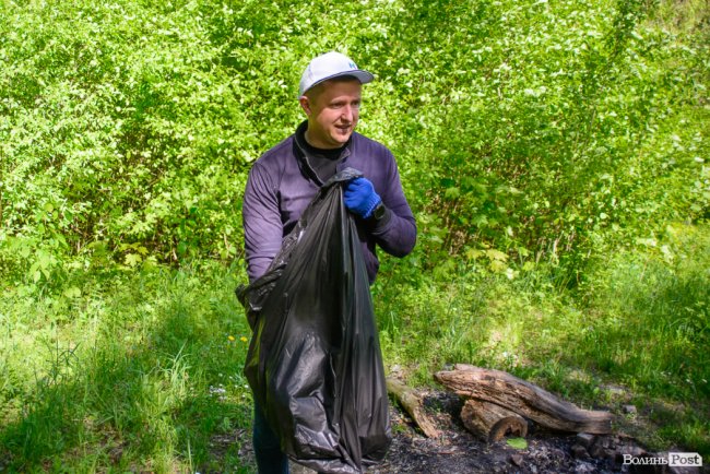 «Це може бути суперлокація»: «Інвестор» влаштував толоку у ботанічному саду на Потебні. ФОТО*