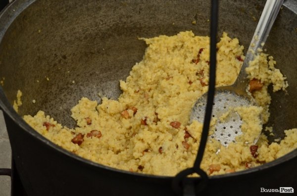 ПТУ Волині презентують: одяг, їжа, меблі та навіть мангал. ФОТО 