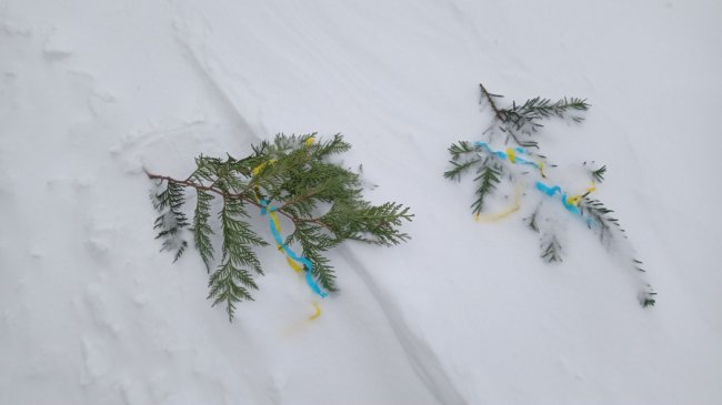 Волиняни навколішки прощалися з Героєм Ігорем Байденком