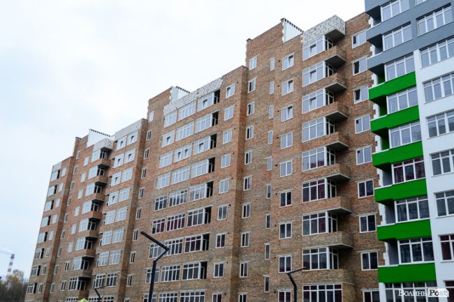 Холод – не завада: як у Луцьку будують «карамельний» житловий комплекс. ФОТО*