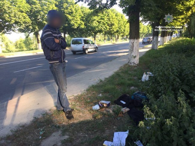 Спіймали на гарячому: у Луцьку затримали чоловіка, який обкрадав автівки. ФОТО