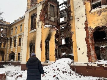 Лучанин MONATIK показав фото зруйнованого Харкова