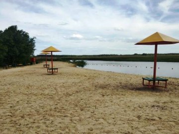 У волинському селищі облаштували пляж. ФОТО