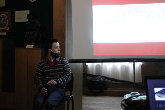 Лучанин із синдромом Дауна провів екскурсію в музеї. ВІДЕО