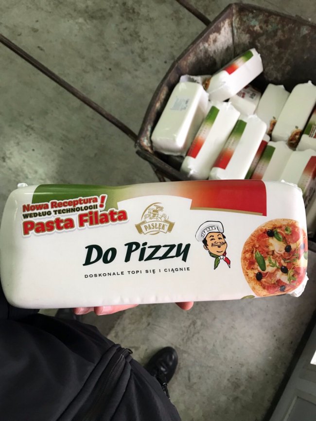 На Волині митники конфіскували у чоловіка 2 тонни сиру