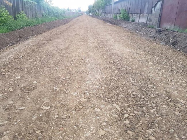 Активісти своїм коштом відновили дорогу у Луцьку. ФОТО