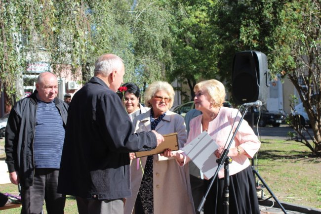 У Луцьку влаштували акцію з нагоди Дня людей поважного віку. ФОТО