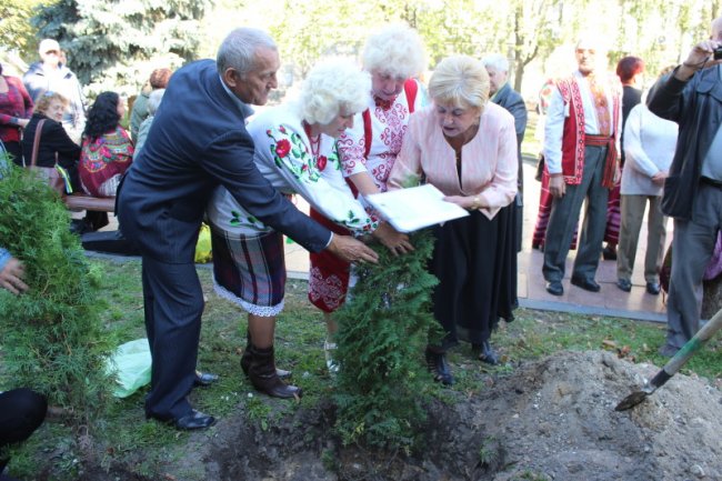 У Луцьку влаштували акцію з нагоди Дня людей поважного віку. ФОТО