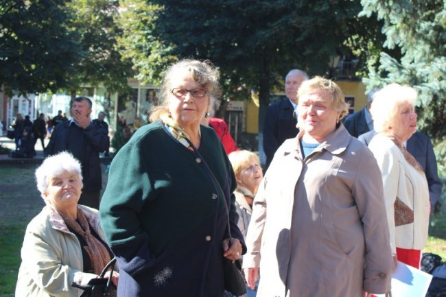 У Луцьку влаштували акцію з нагоди Дня людей поважного віку. ФОТО