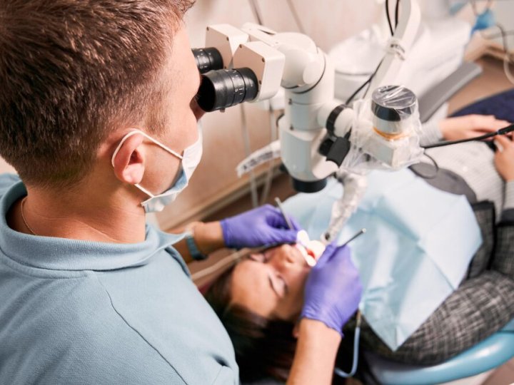 Стоматологія під збільшенням: оптика в роботі зубного лікаря