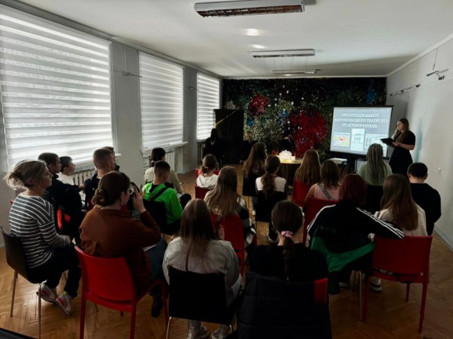 У музеї на Волині зберігатимуть макет Маріупольського драмтеатру. ФОТО