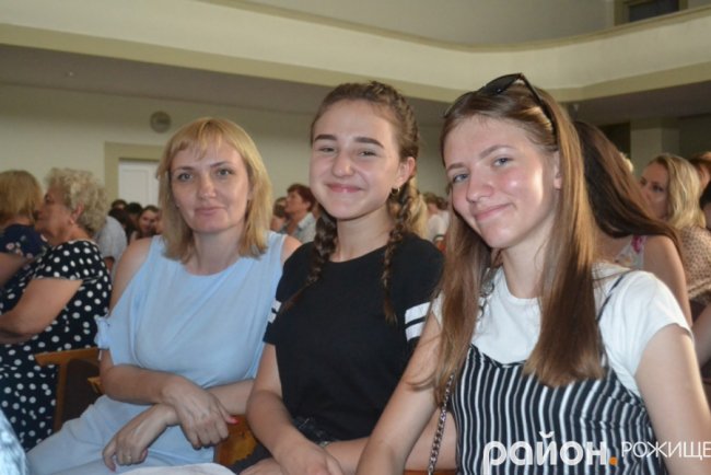 У рожищенській школі відгуляли випускний. ФОТО