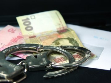 Затримані волинські митники систематично брали хабарі