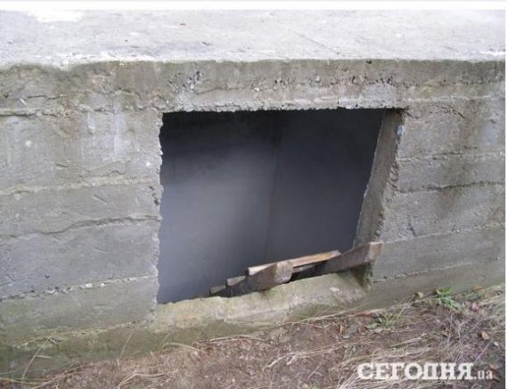 Кузьму поховають у новому склепі, який викупив його батько. ФОТО