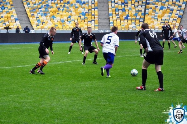 Матч єдності: ультрас зіграли заради України. ФОТО. ВІДЕО