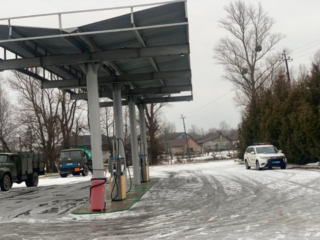 На Волині виявили нелегальну АЗС