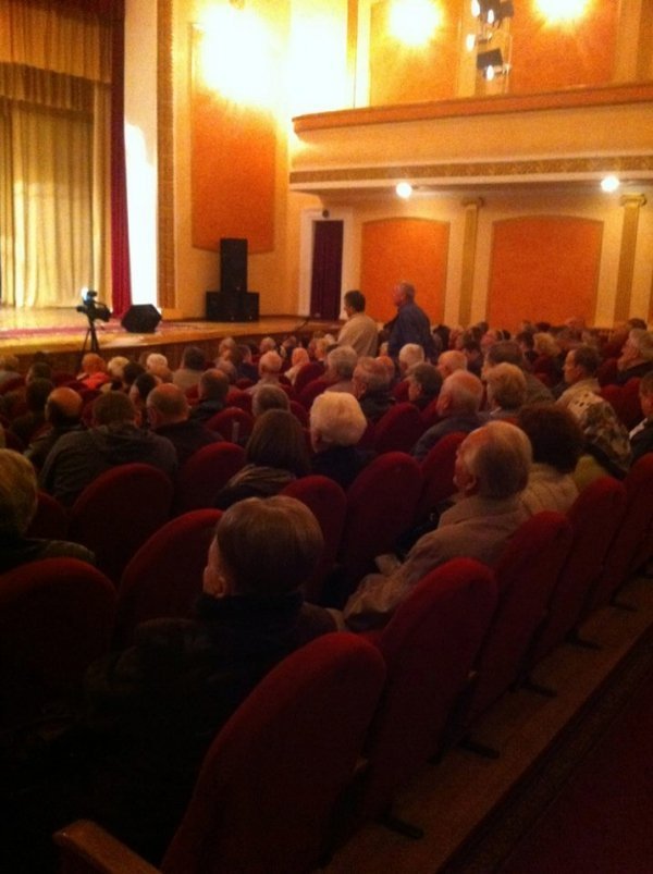 Анатолій Гриценко зустрівся з лучанами. ФОТО*