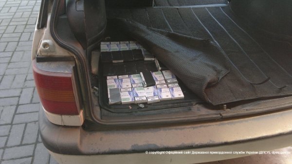 У пунктах пропуску прикордонники Луцького загону вилучили сигарет на 800 тисяч гривень