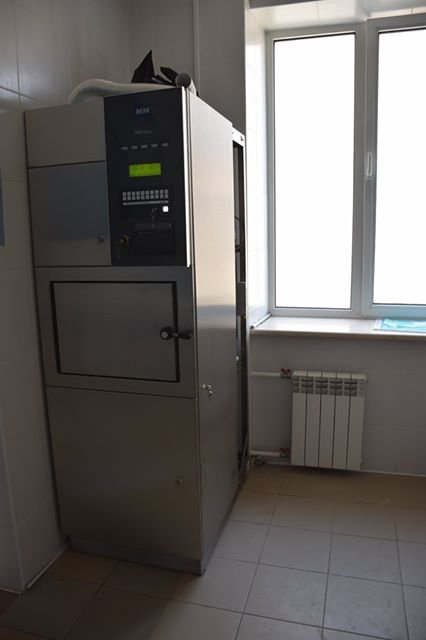 «Подібної техніки не було»: у луцькій лікарні запрацювала машина, яка миє та дезінфікує інструменти. ФОТО