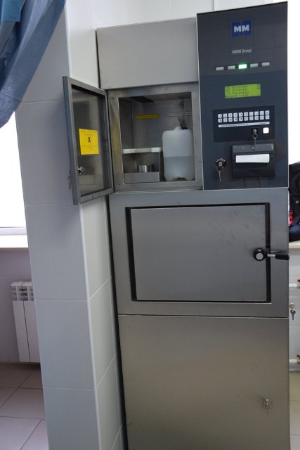 «Подібної техніки не було»: у луцькій лікарні запрацювала машина, яка миє та дезінфікує інструменти. ФОТО