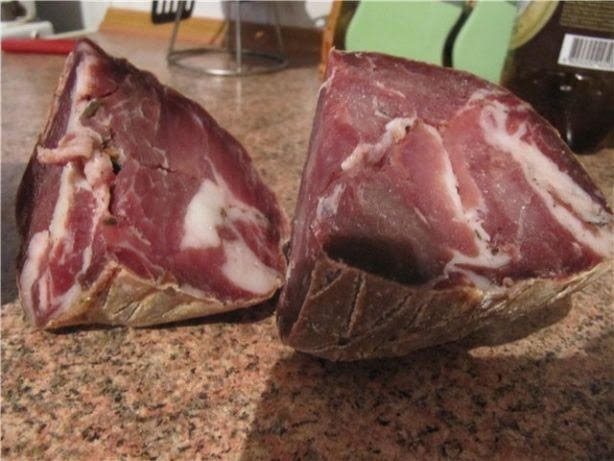 «Поліський хамон»: волинська господиня поділилась секретом приготування мацика