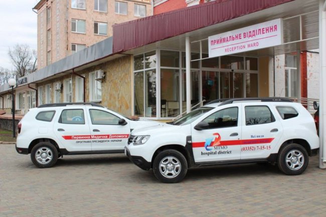 Ковельська лікарня отримала два новенькі позашляховики. ФОТО