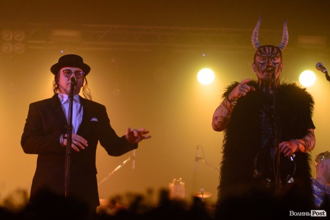 Гурт «Танок на Майдані Конґо» приїхав у Луцьк із вертепом. ФОТО