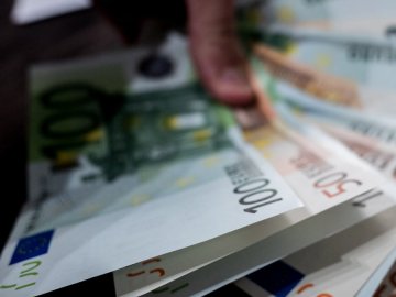 Долар піднімається в ціні: курс валют у Луцьку станом на 25 березня