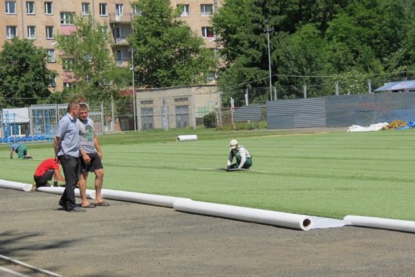 На стадіоні в Луцьку буде штучна трава. ФОТО