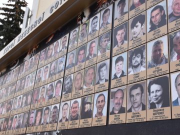 У Луцьку вшанували українських добровольців. ФОТО