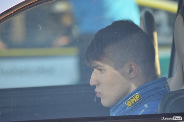 Під Луцьком відбувся чемпіонат з дрег-рейсингу. ФОТО