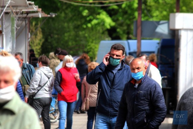 У Нововолинську запрацював ринок: чи дотримуються карантинних обмежень продавці та покупці. ФОТО