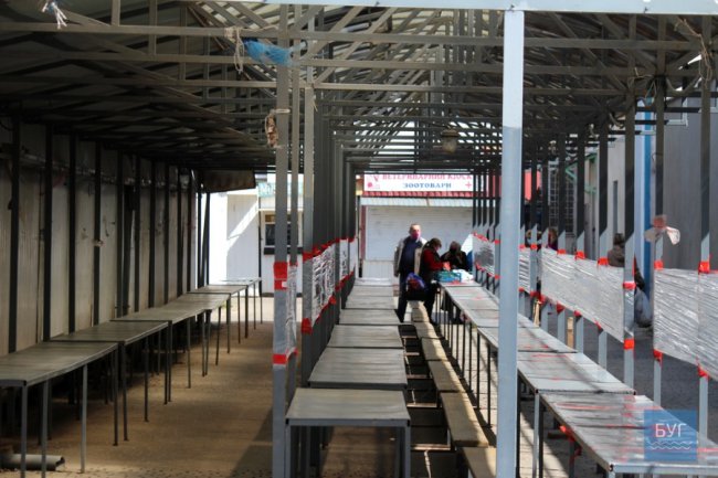 У Нововолинську запрацював ринок: чи дотримуються карантинних обмежень продавці та покупці. ФОТО