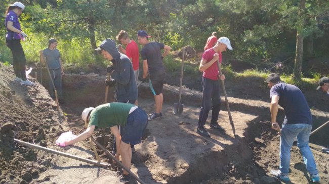 Як луцькі студенти-історики стають справжніми археологами. ФОТО