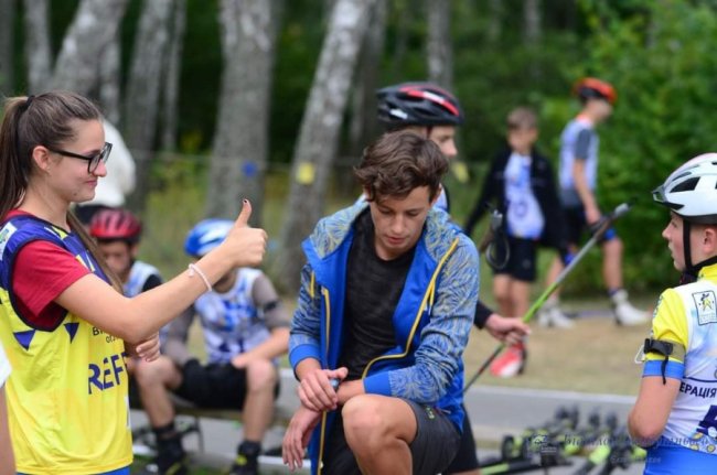 Брат і сестра з Луцька привезли медалі з чемпіонату України з літнього біатлону. ФОТО