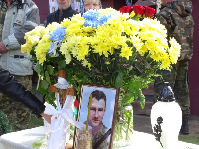 Осиротіли четверо дітей: на Волині поховали Героя Ігоря Кузьмюка