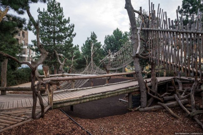 Біля РАЦСу в Луцьку хочуть встановити незвичний майданчик. ФОТО